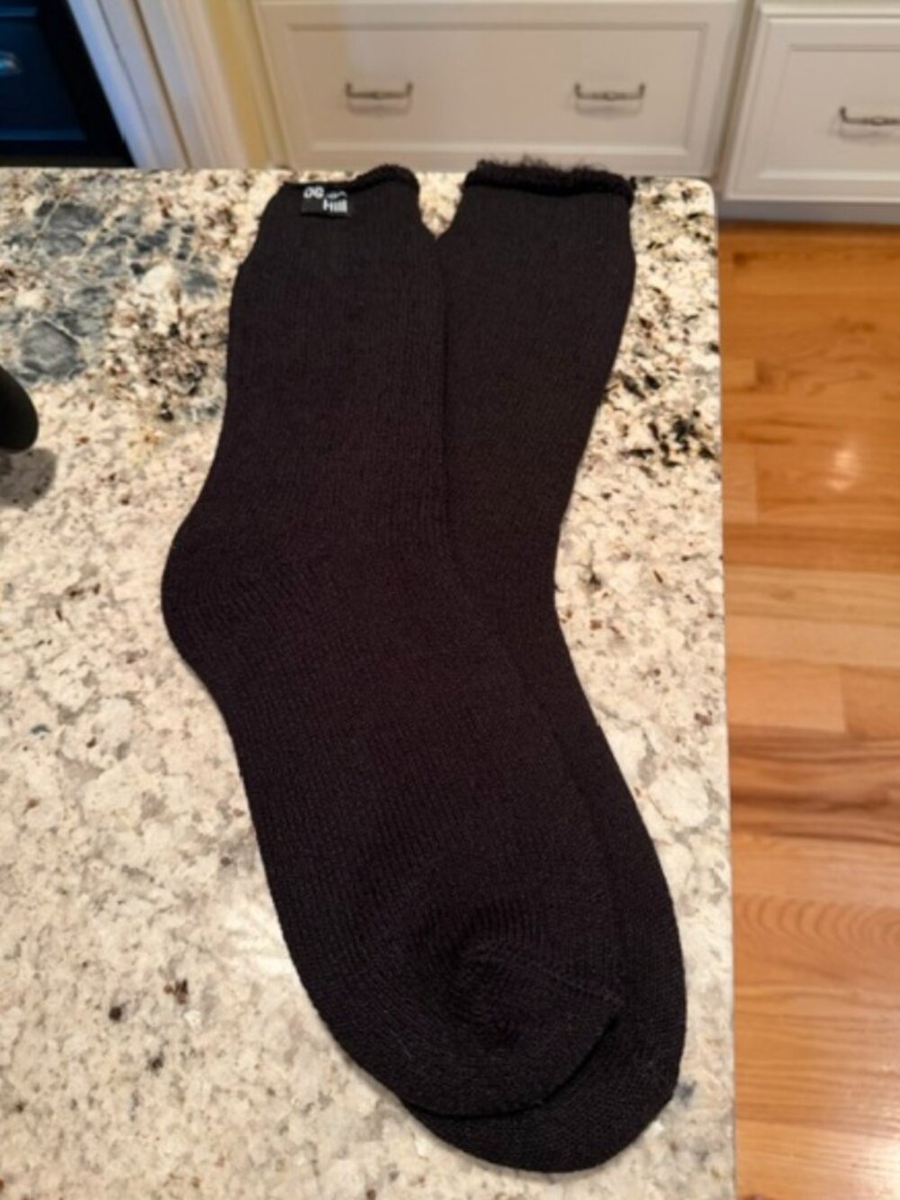 NWOT DG Hill black thermal socks, size Medium